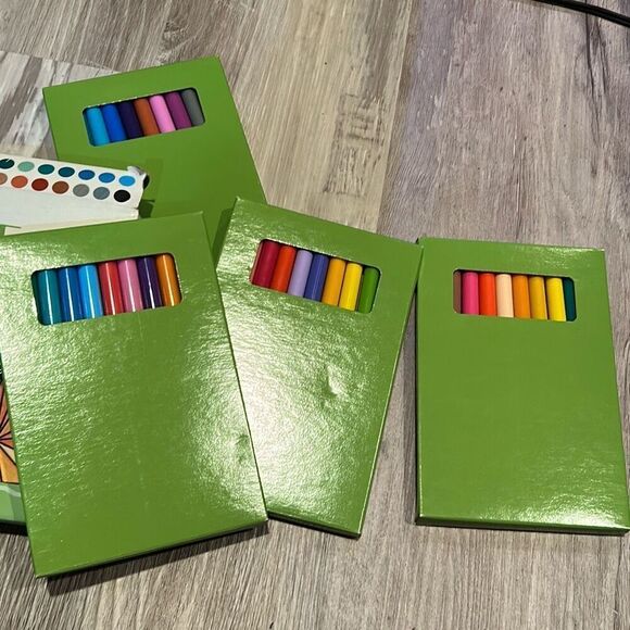 New Crayola 40 fine line markers vibrant colors - Picture 2 of 3